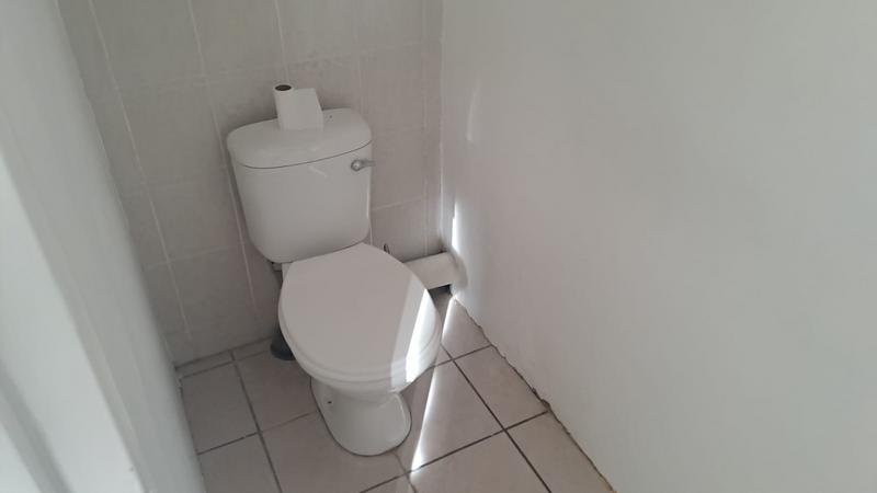 To Let Commercial Property for Rent in Newton Park Eastern Cape